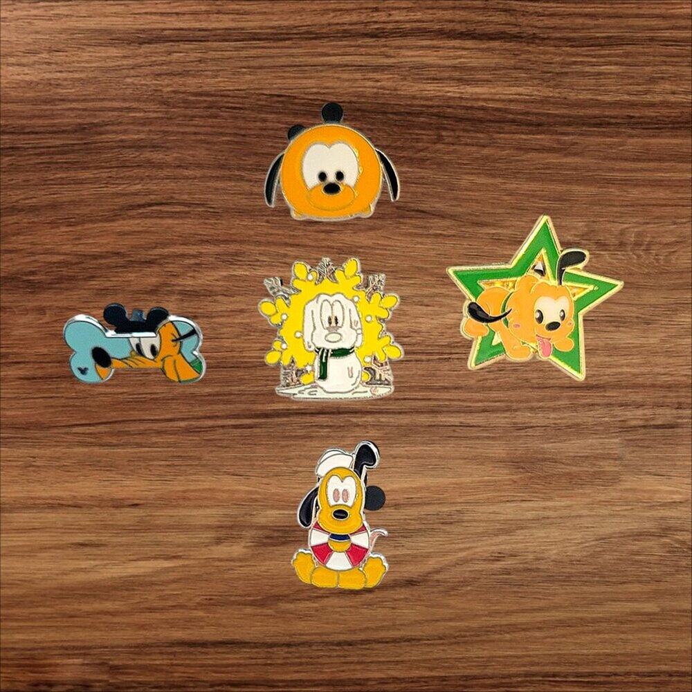 5 Pluto Disney Parks Trading Pins, Plus 2 Bonus Pins